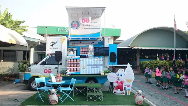 บูธกลางแจ้งและซุ้มกิจกรรม — งานนอกสถานที่พร้อมทีมงานประจำจุด